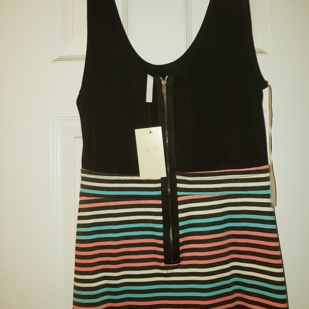 Dress - Picture 3 of 5